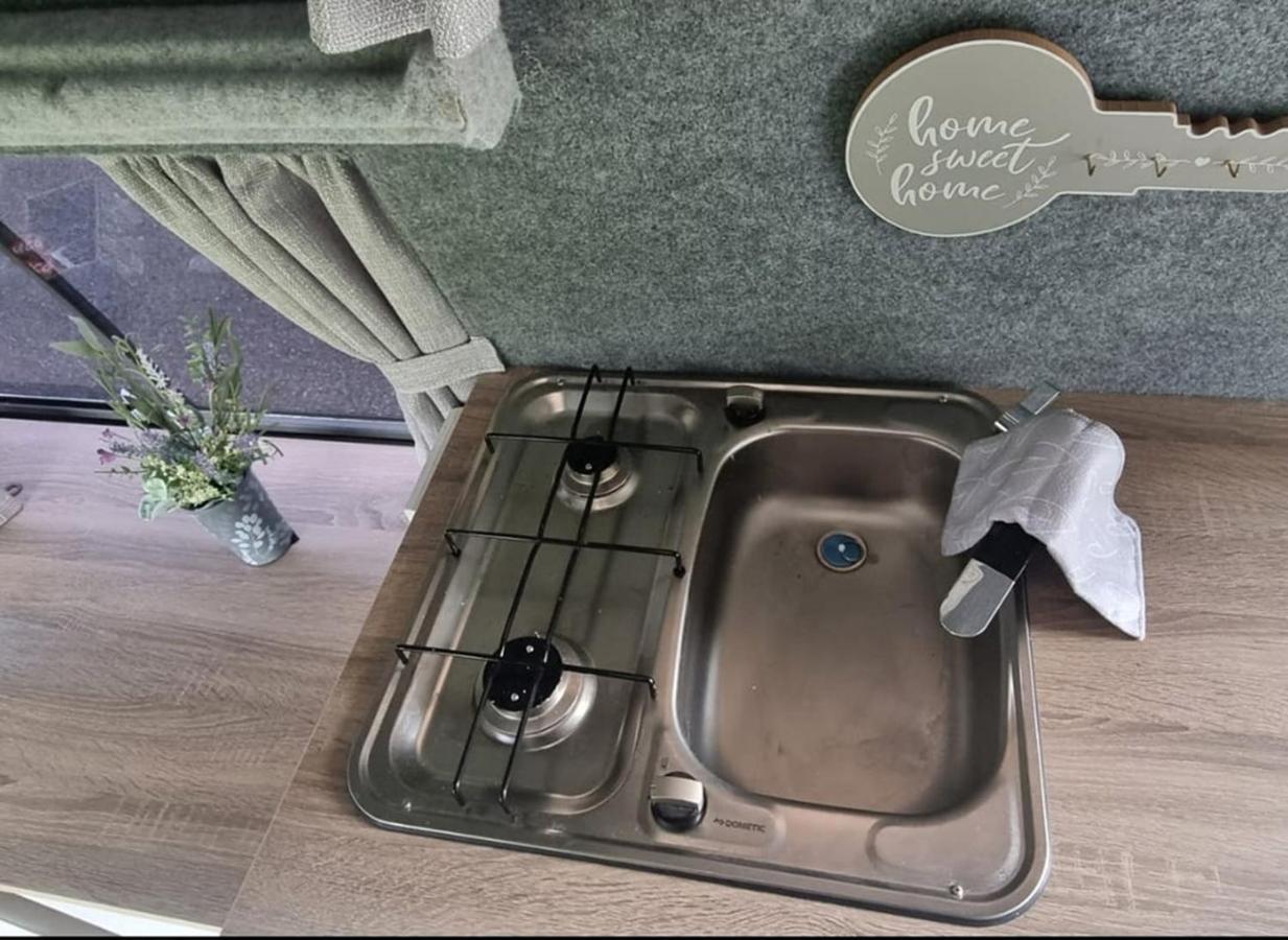 Retro Camper Hire Discover Ireland Dublin Bagian luar foto
