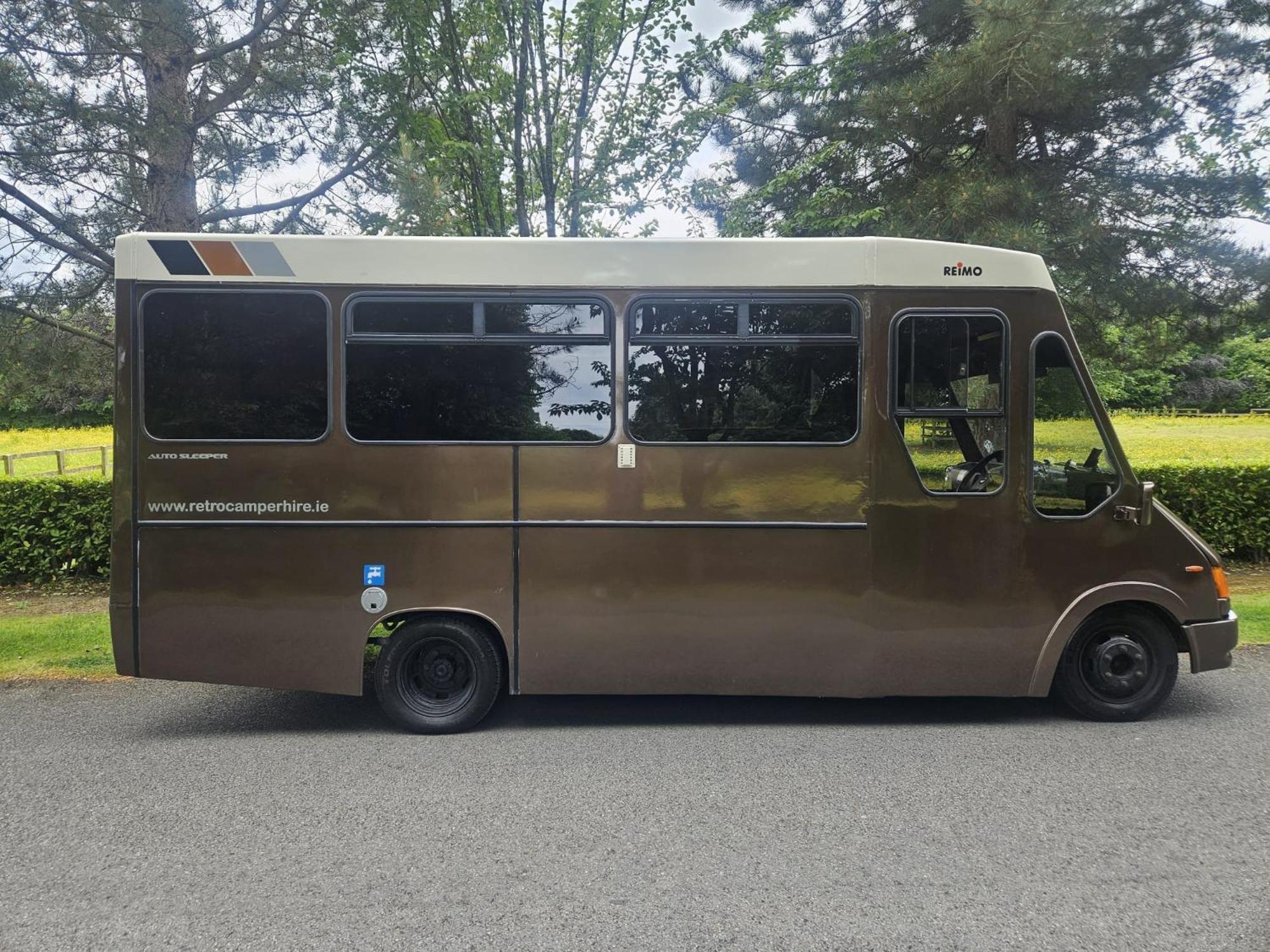 Retro Camper Hire Discover Ireland Dublin Bagian luar foto