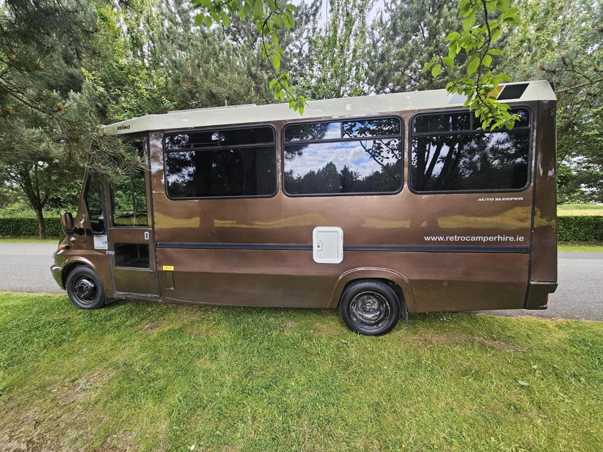 Retro Camper Hire Discover Ireland Dublin Bagian luar foto